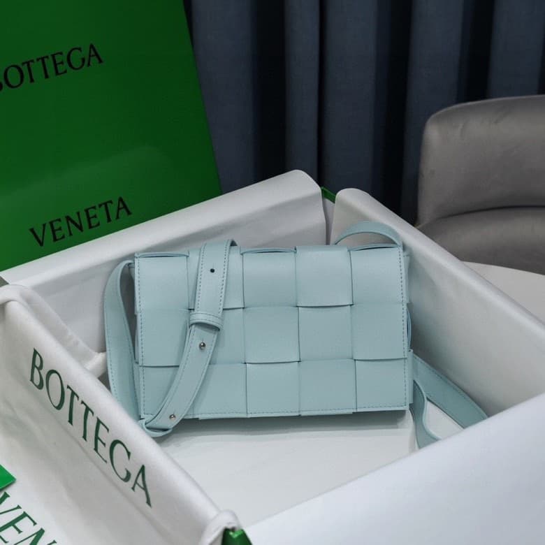 BV CASSETTE BAG Lambskin High