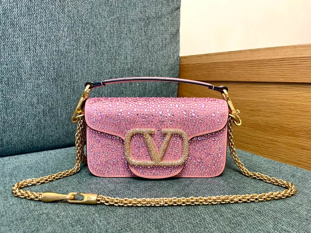 Valentino Garavani Locò Small Shoulder Bag in Pink High
