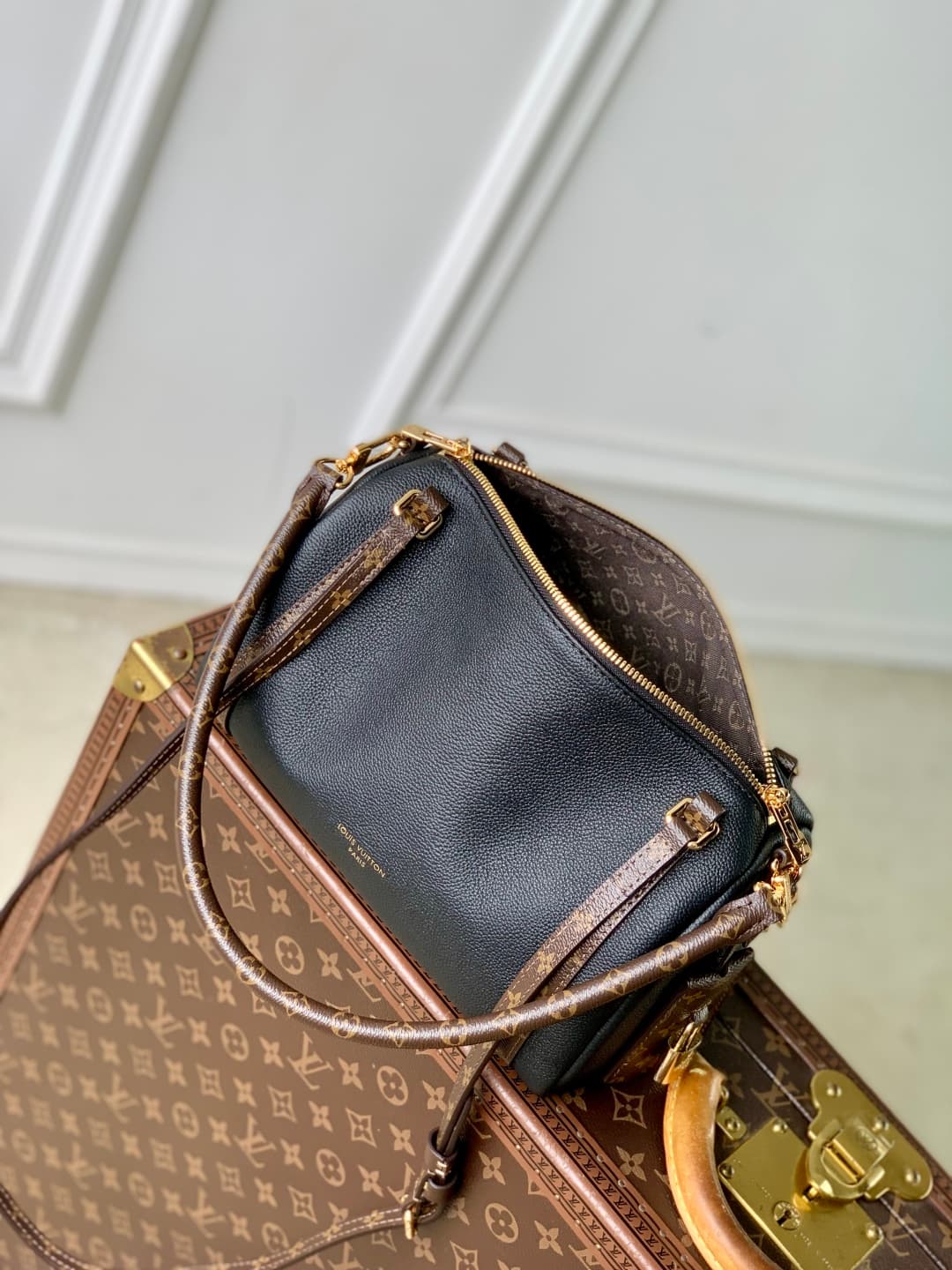 Louis Vuitton Express PM Calfskin leather M26039 High