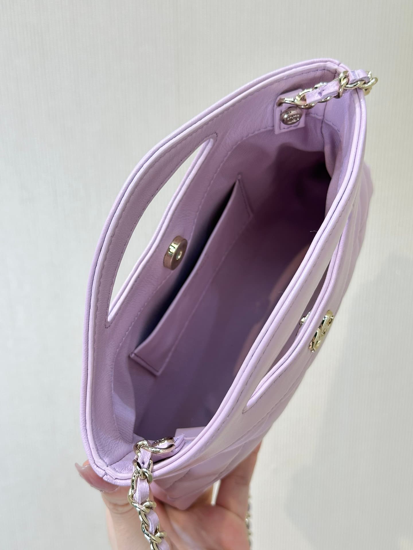 Chanel Clutch with chain Lambskin & Gold-Tone Metal AP3656 Purple TOP
