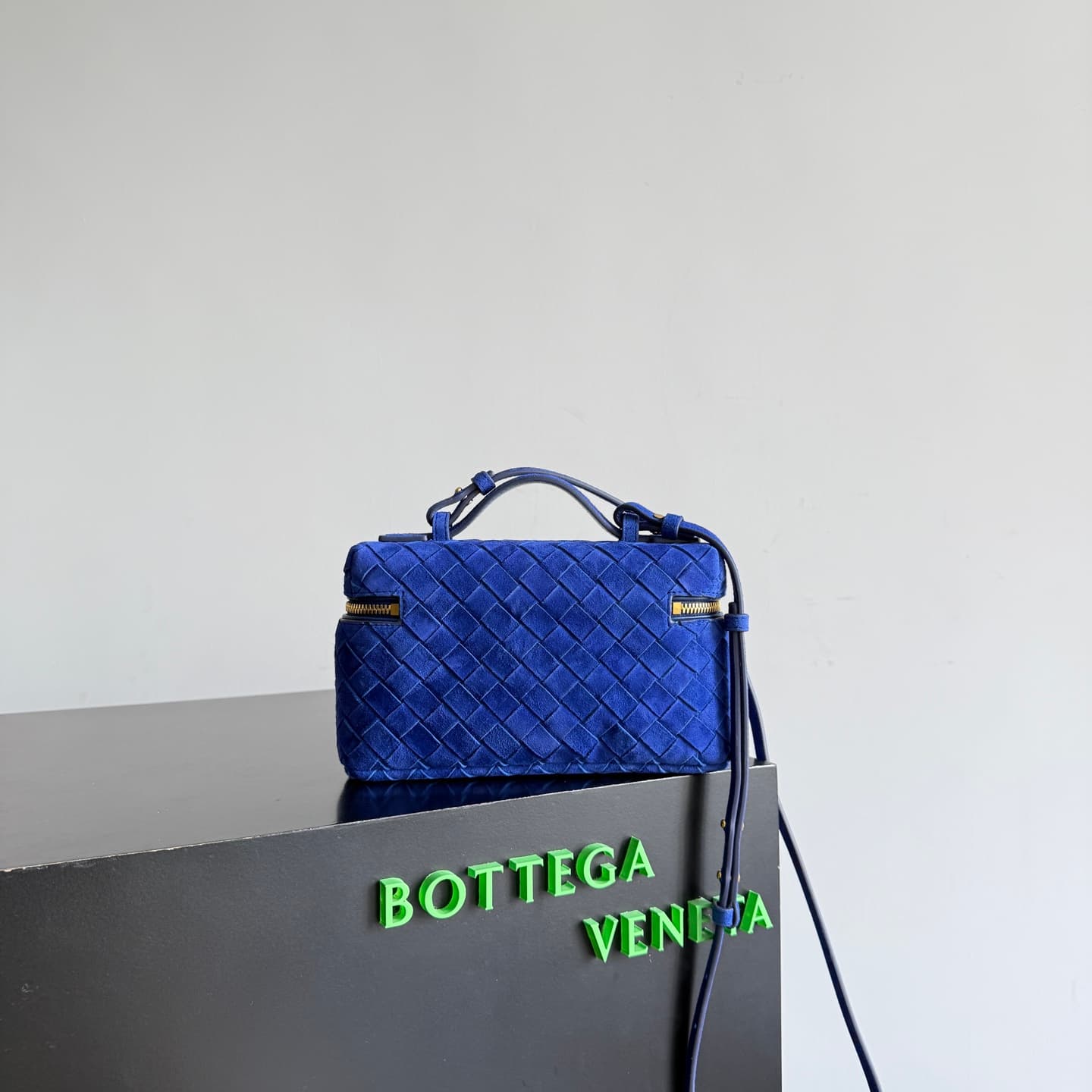 BV Bang Bang Vanity mini intrecciato suede TOP