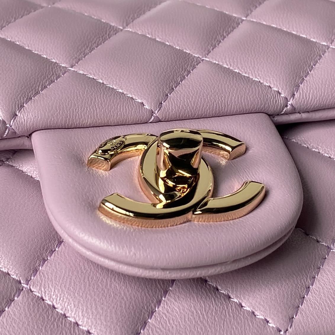 Chanel Classic Flap Bag Lambskin & Gold-Tone Metal AS5759 Light Purple A