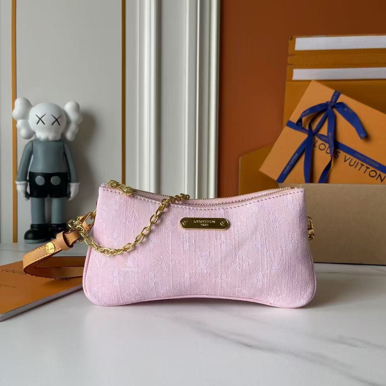Louis Vuitton Pochette Liv Monogram Denim Pink M14159 Mid