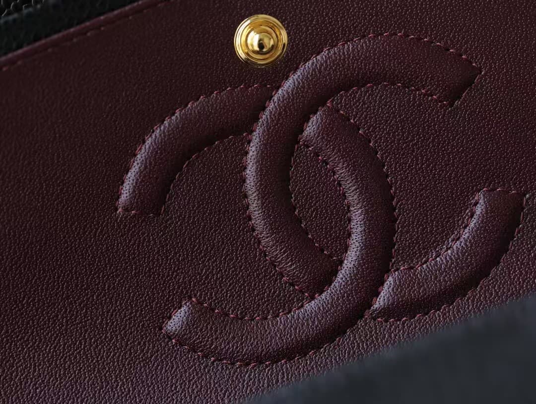 Chanel Medium CLASSIC HANDBAG Grained Calfskin Black Gold Metal TOP