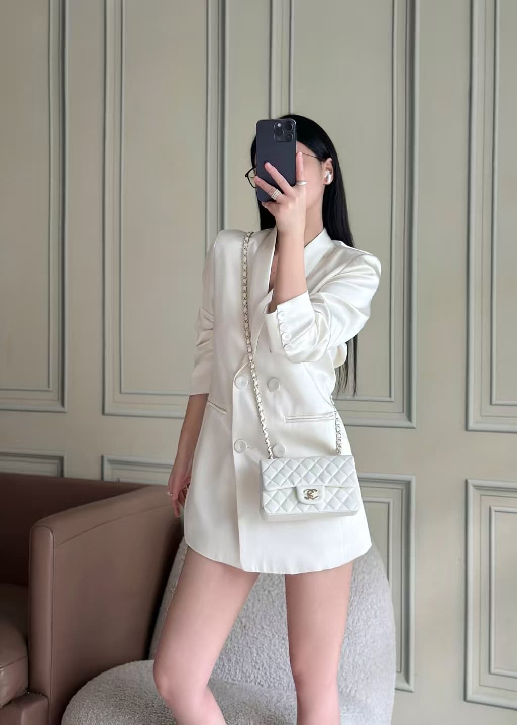 CHANEL Mini Classic Handbag Grained Calfskin & Gold-tone Metal A69900 White TOP