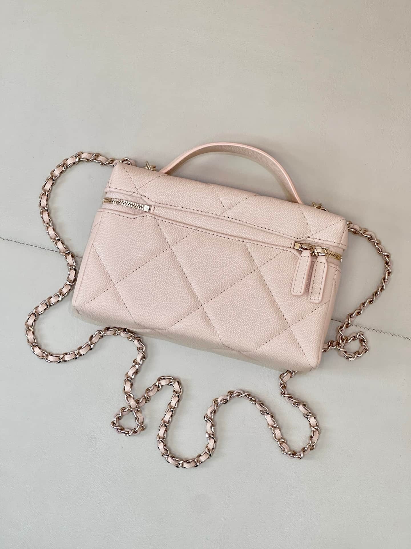 Chanel Vanity with Chain Grained Shiny Calfskin & Gold-Tone Metal Beige AP4936 TOP