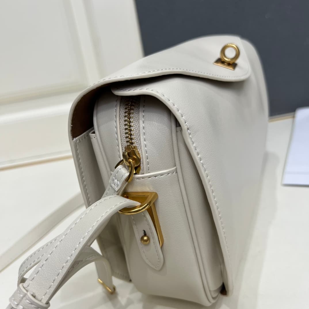 Balenciaga Shoulder Bag in White Mid