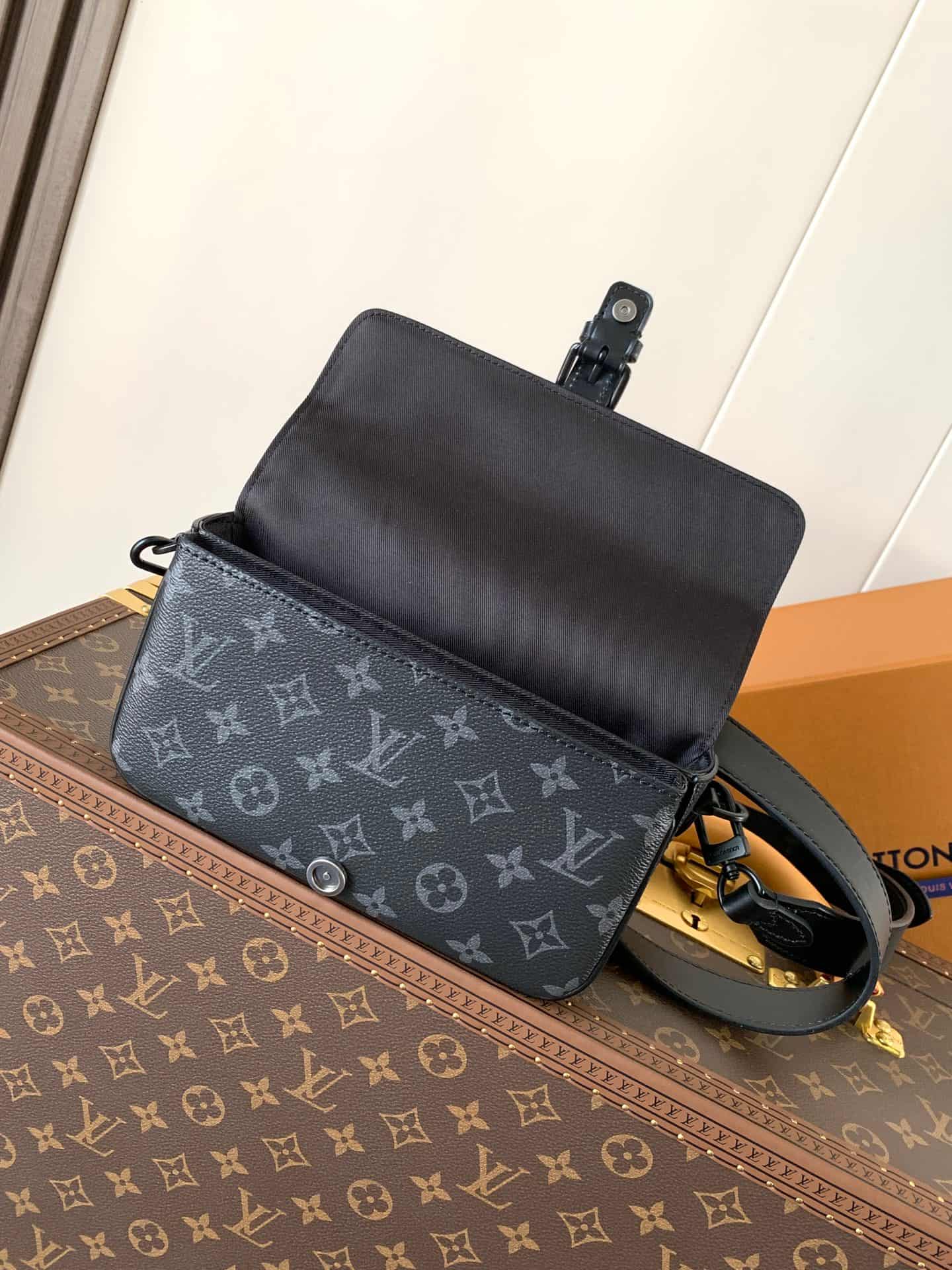 Louis Vuitton Montsouris Wearable Wallet Monogram Eclipse coated canvas M83567 High