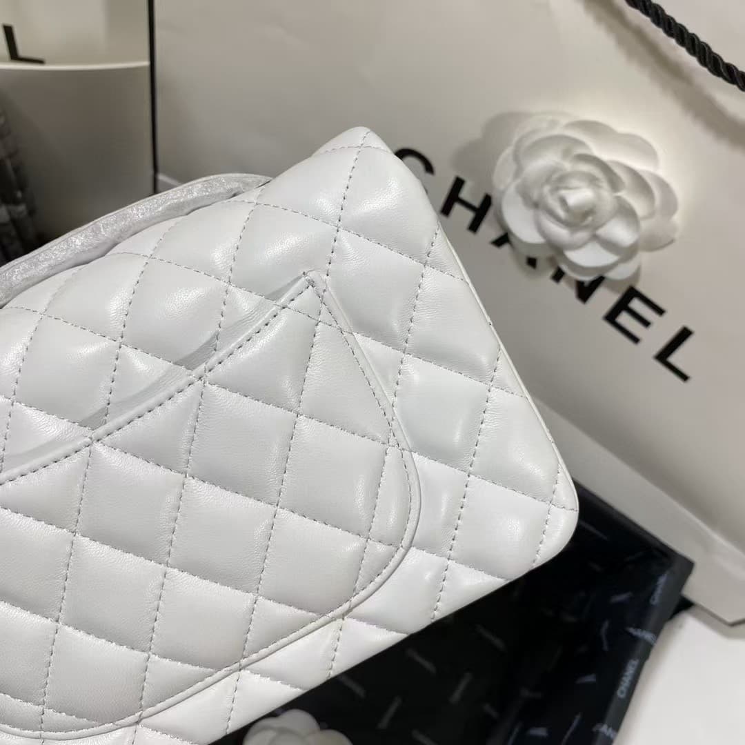 Mini CLASSIC HANDBAG Lambskin Silver Metal White B