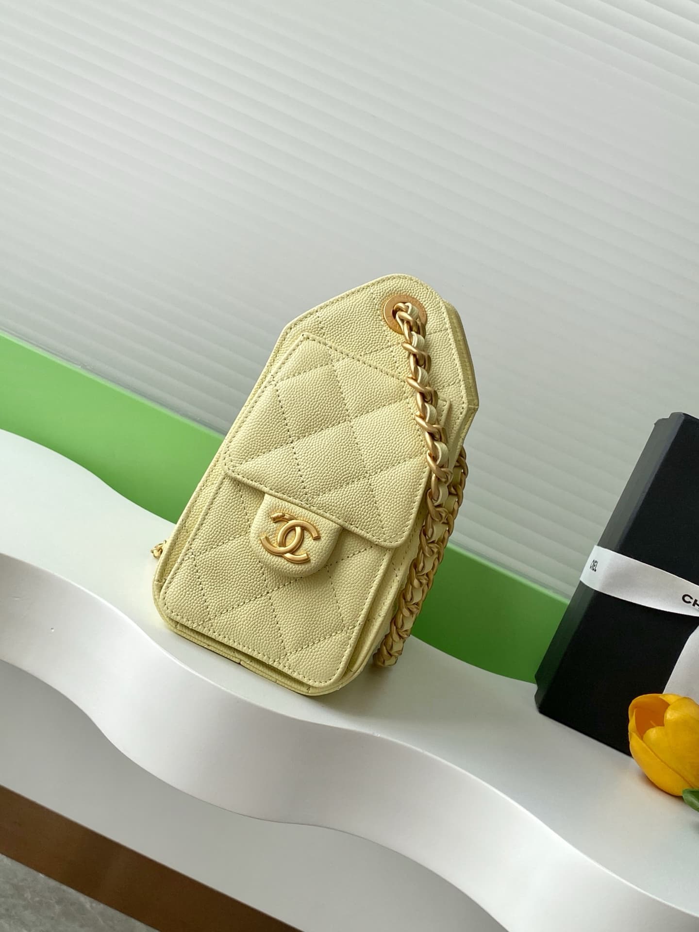 Chanel 25 Mini Hobo handbag AS5631 Grained calfskin & gold-tone metal Yellow A