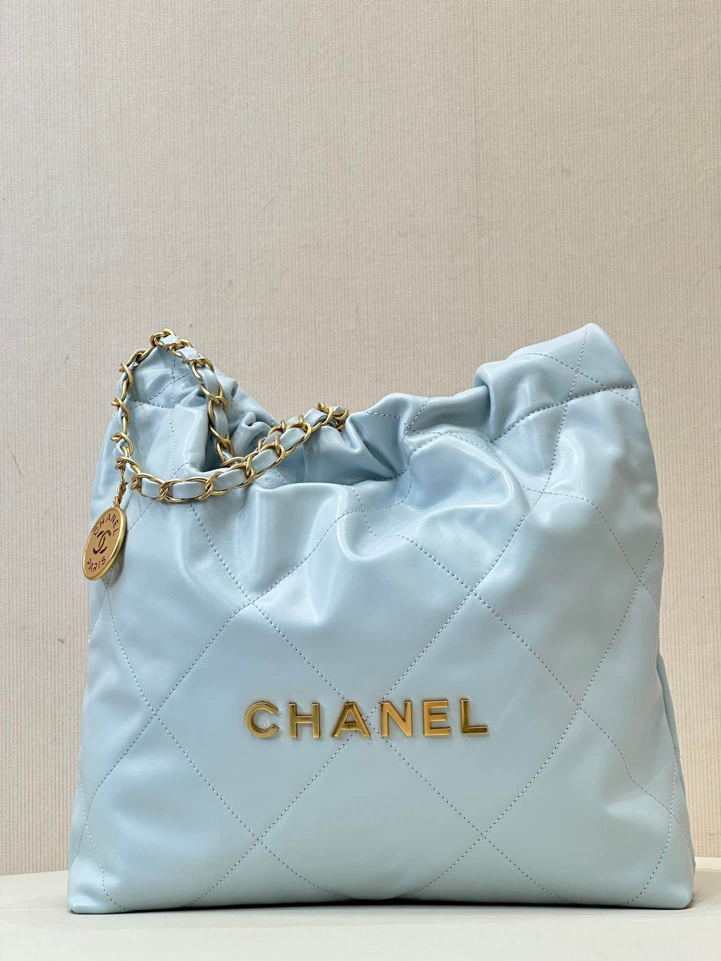 Chanel 22 Small handbag Shiny calfskin & Gold-tone metal AS3260 Light Blue TOP