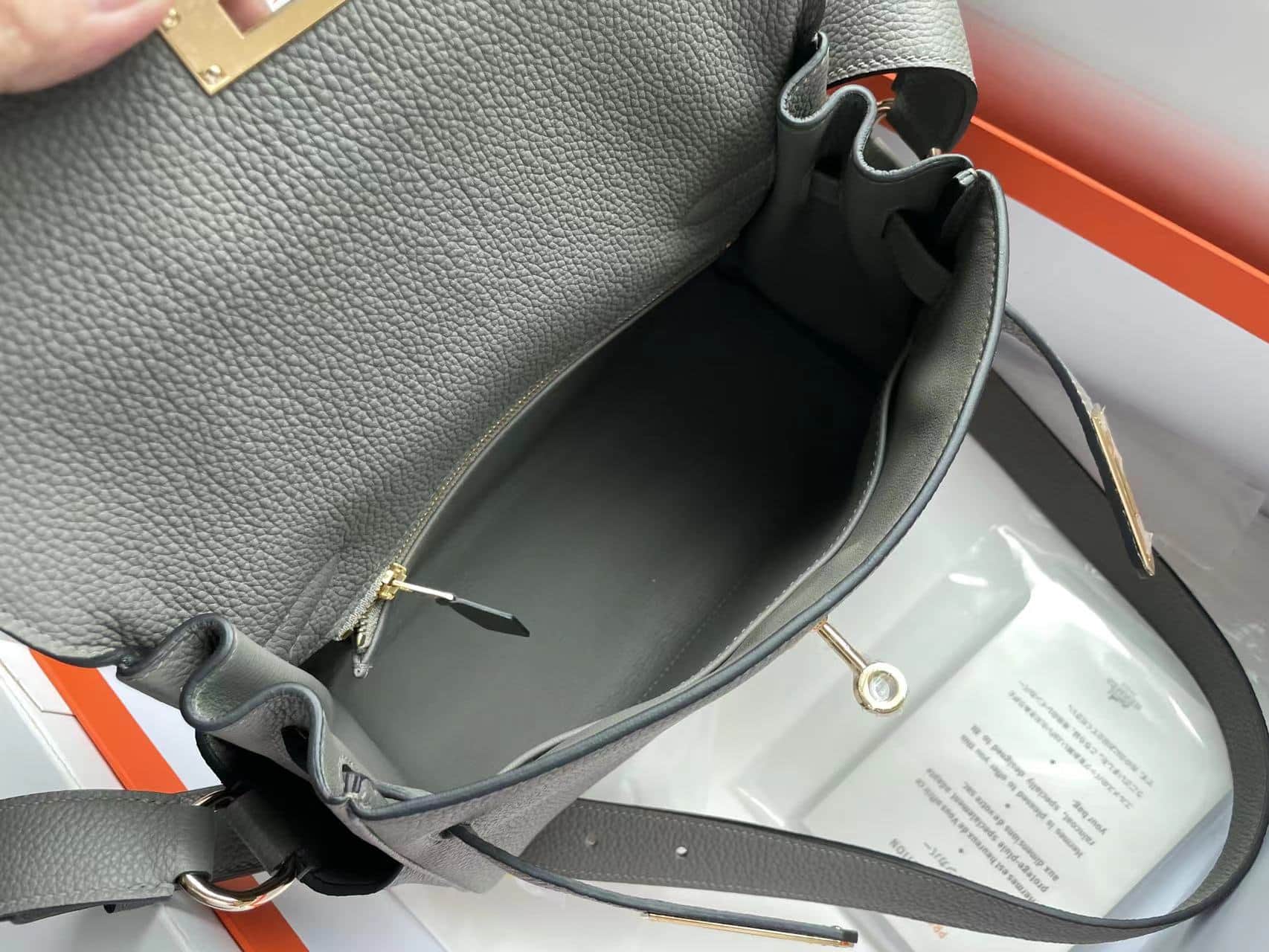 Hermes Kelly Messenger 25cm Taurillon Clemence Leather In Etain WAX