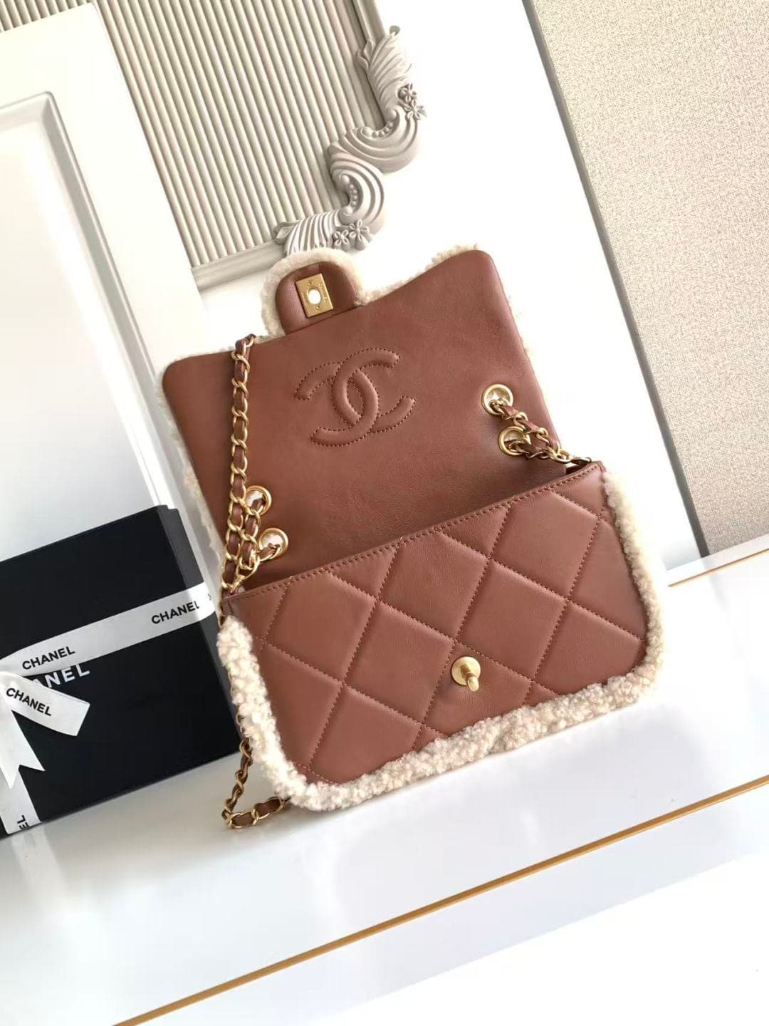 Chanel Small Shearling Flap Bag in Brown lambskin with beige shearling & Gold-Tone Metal AS5149 A