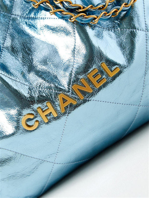 Chanel 22 SMALL HANDBAG Metallic Calfskin & Gold-Tone Metal AS3260 Blue A