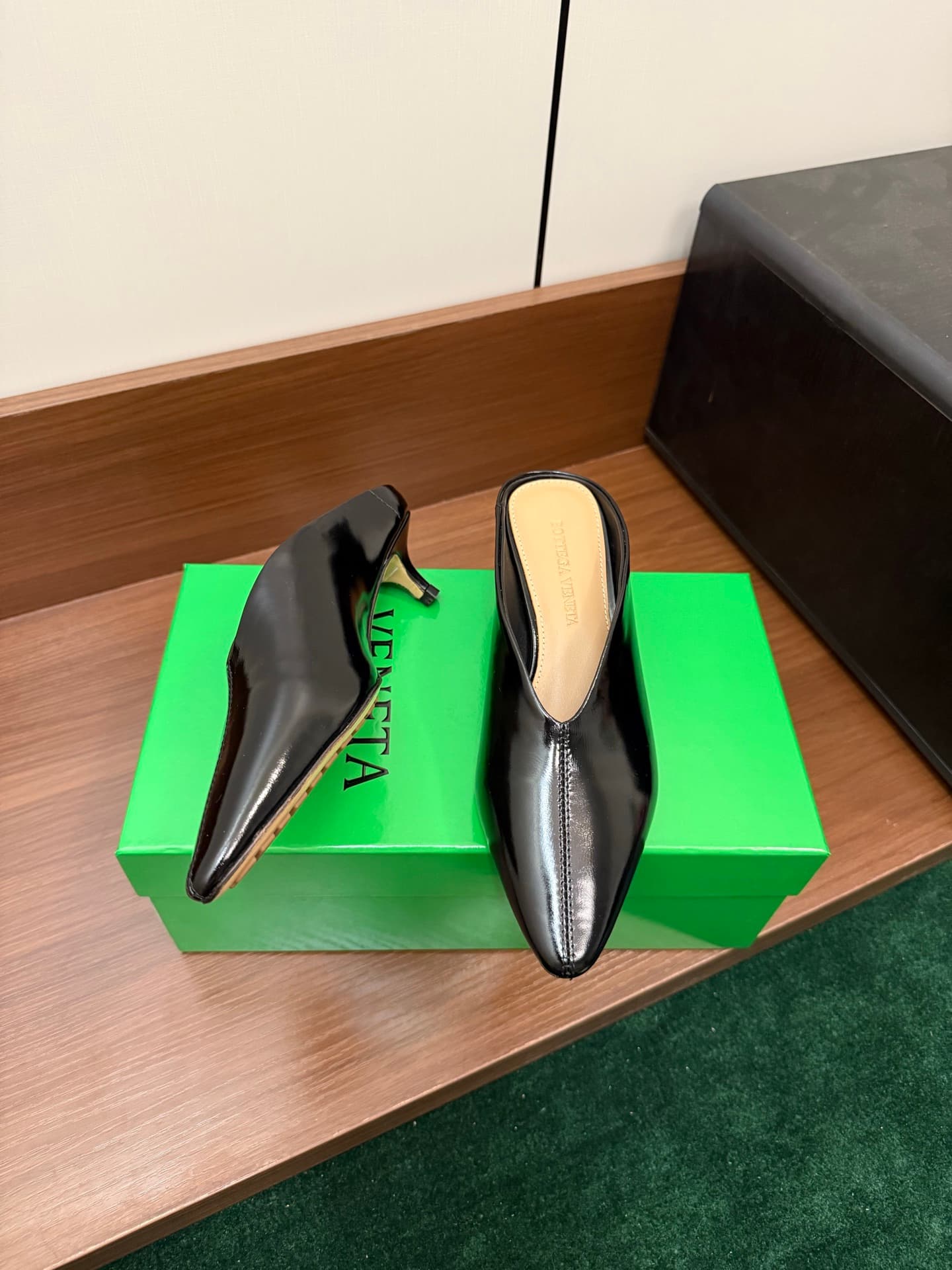 Bottega Veneta Vesta Leather Mules Women