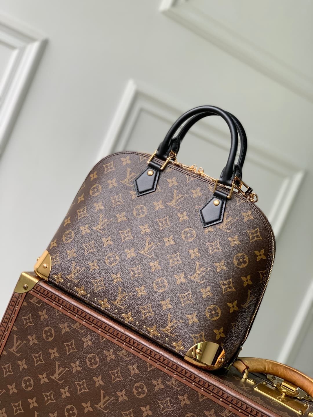 Louis Vuitton Alma Trunk handbag in Monogram canvas M27216 High