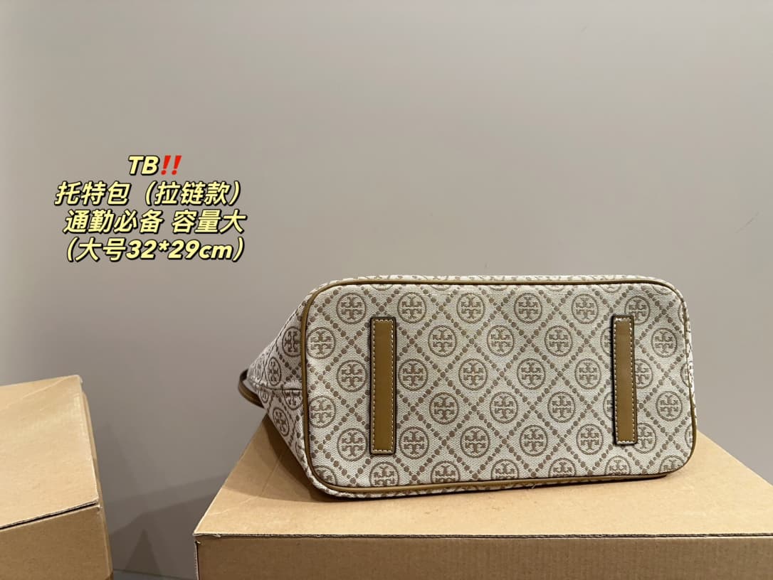 Tory Burch T MONOGRAM ZIP TOTE