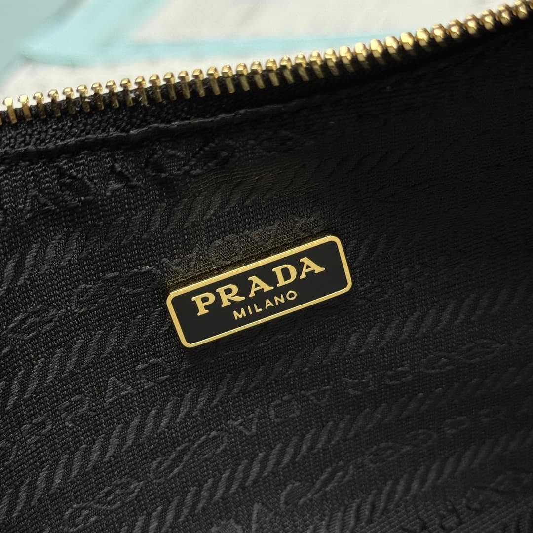 Prada Re-Edition 2005 Saffiano Calfskin Leather 1N204T High