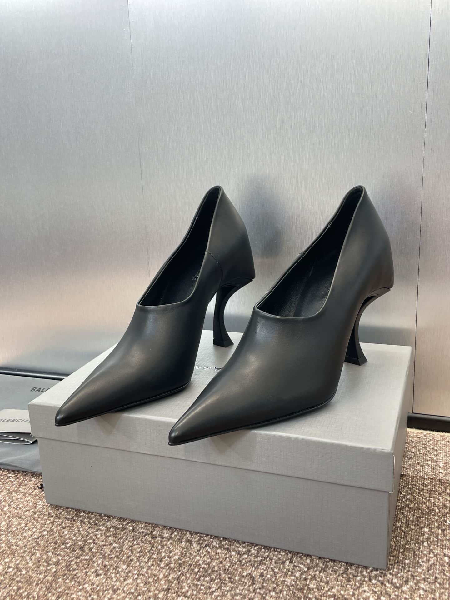 Balenciaga Hourglass Leather Pumps Shoes Women