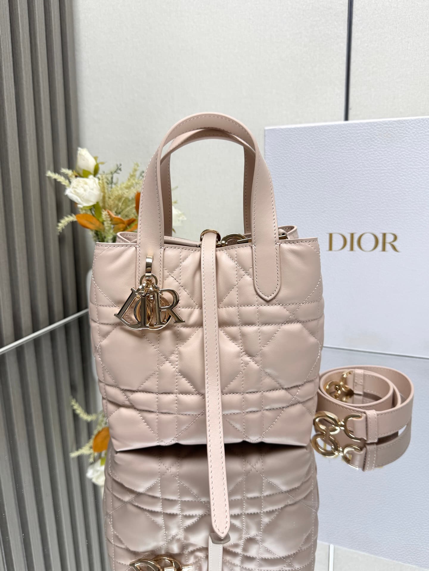 Small Dior Toujours Vertical Tote Bag Light Pink Macrocannage Calfskin M2835 High
