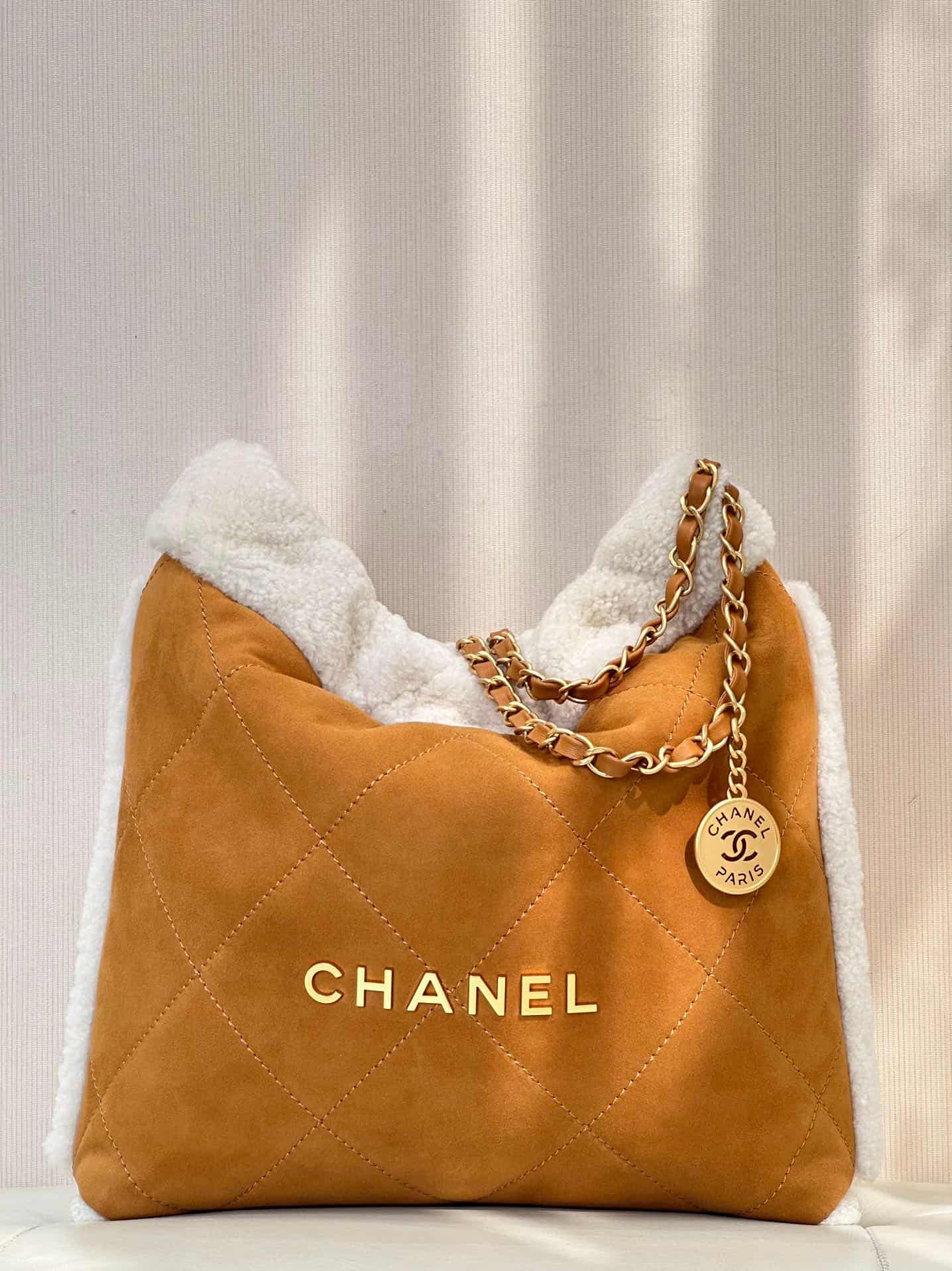 Chanel 22 Small handbag Quilted Lambskin Suede& Gold-tone metal AS3260 Beige with White TOP