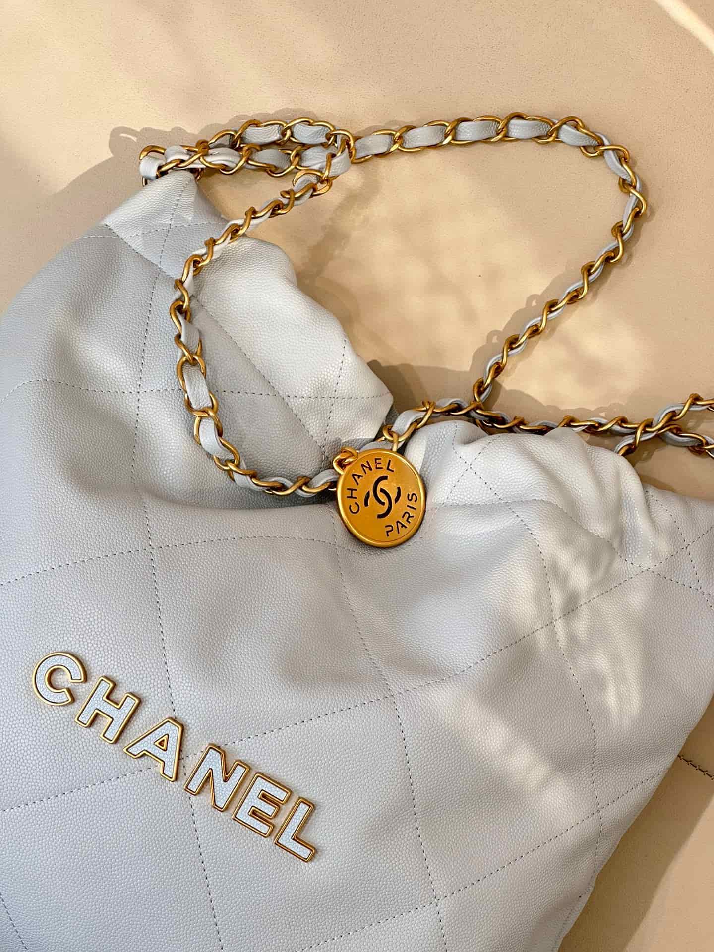Chanel 22 Small handbag Shiny calfskin & gold-tone metal AS3260 Light Blue TOP