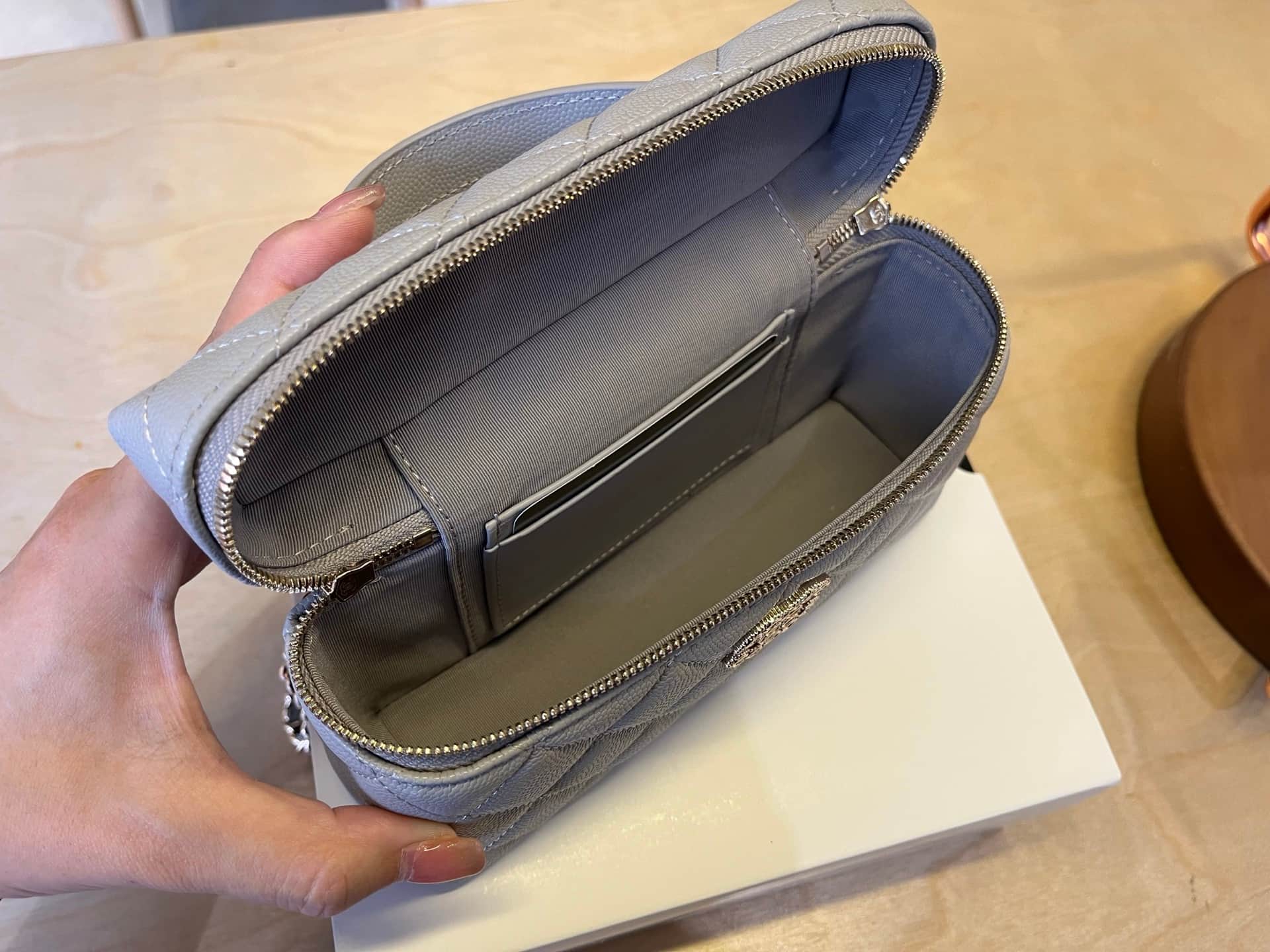 Chanel Vanity with Chain Grained Shiny Calfskin & Gold-Tone Grey A96140 A