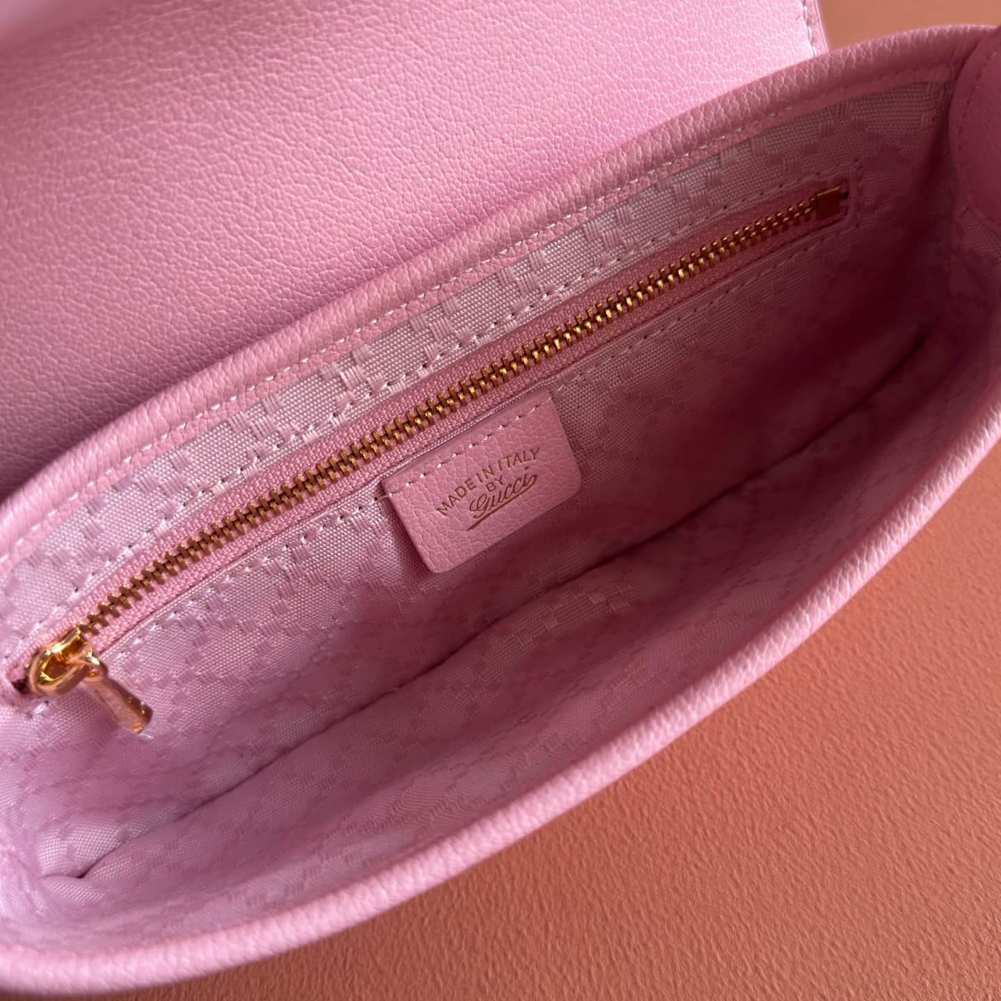 Gucci Jackie small shoulder bag Light pink soft grainy leather 867156 High