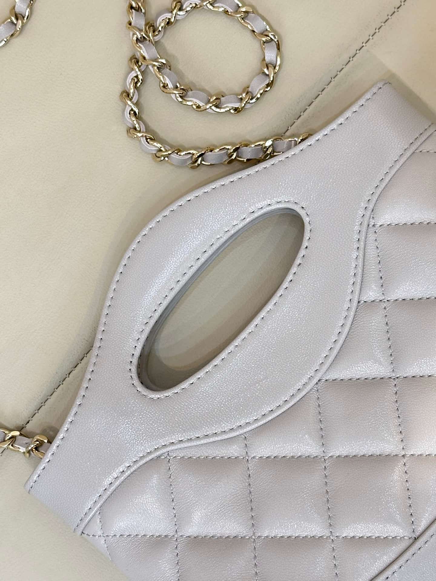 Chanel Clutch with chain Lambskin & Gold-Tone Metal AP3656 Light Grey TOP