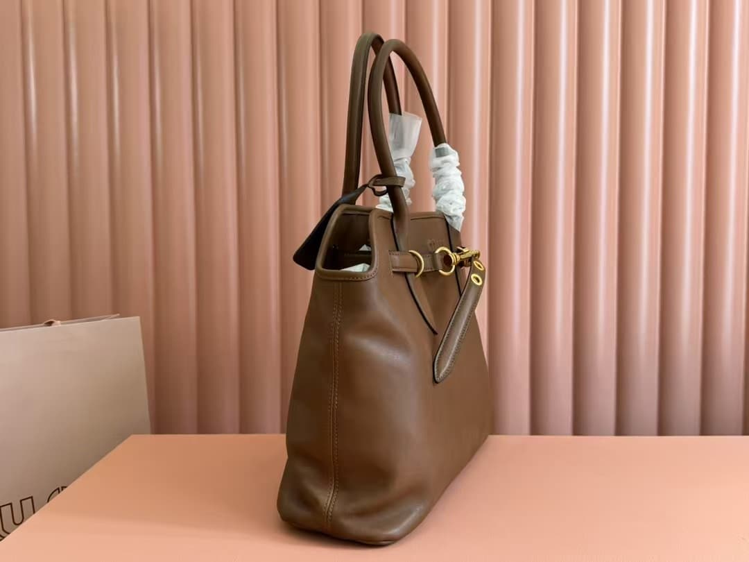 复制Miu Miu Aventure nappa leather Medium bag in Briarwood Top