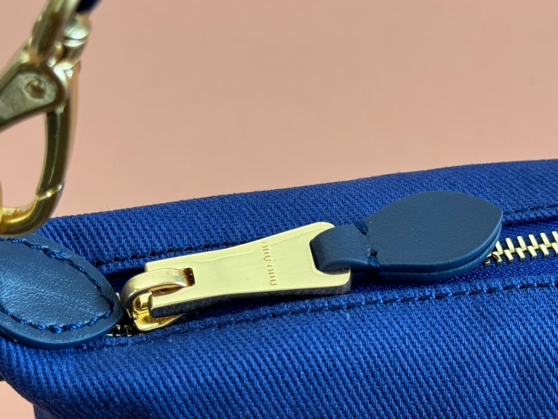 Miu Miu Gabardine pouch Indigo/Amaranth 5NE841 High