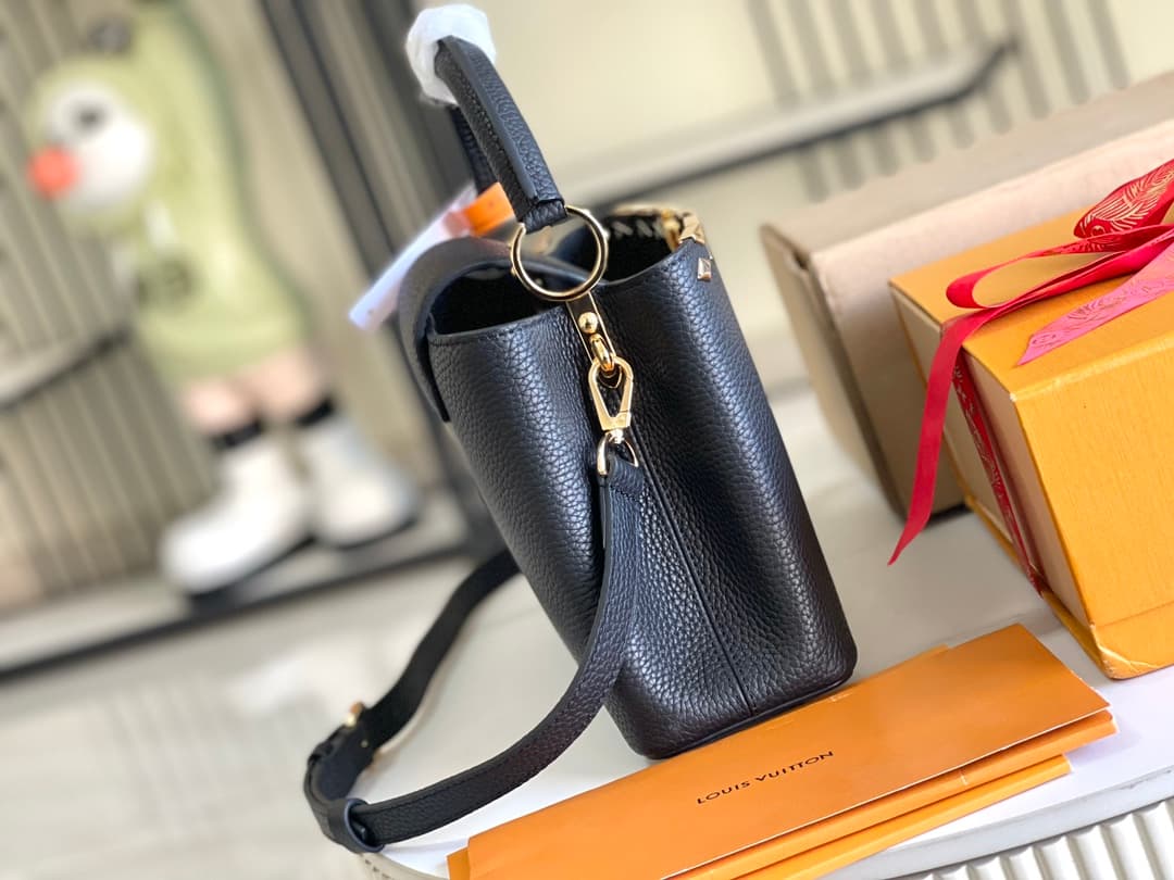 Louis Vuitton Capucines MM Taurillon leather M12135 Black TOP
