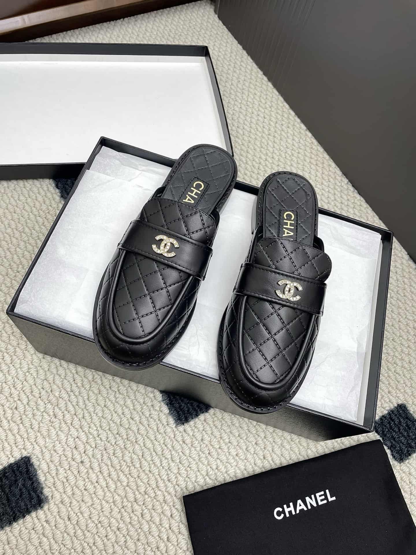 Chanel Interlocking CC Logo Leather Mules shoes Women