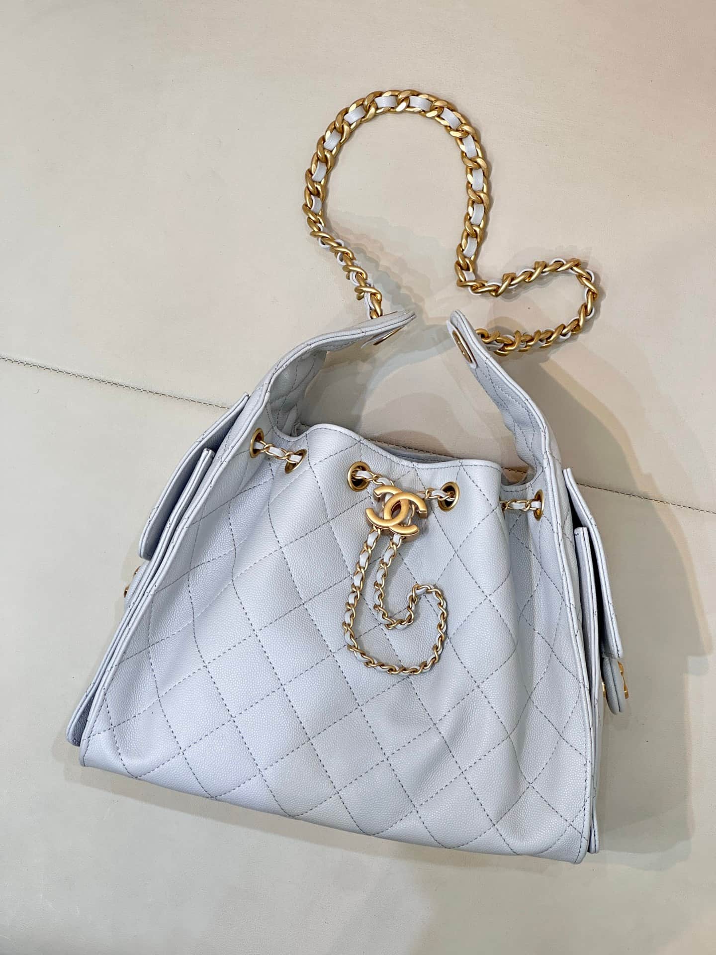 Chanel 25 Small Hobo handbag AS5293 Grained Calfskin & Gold-tone Metal Light Grey TOP