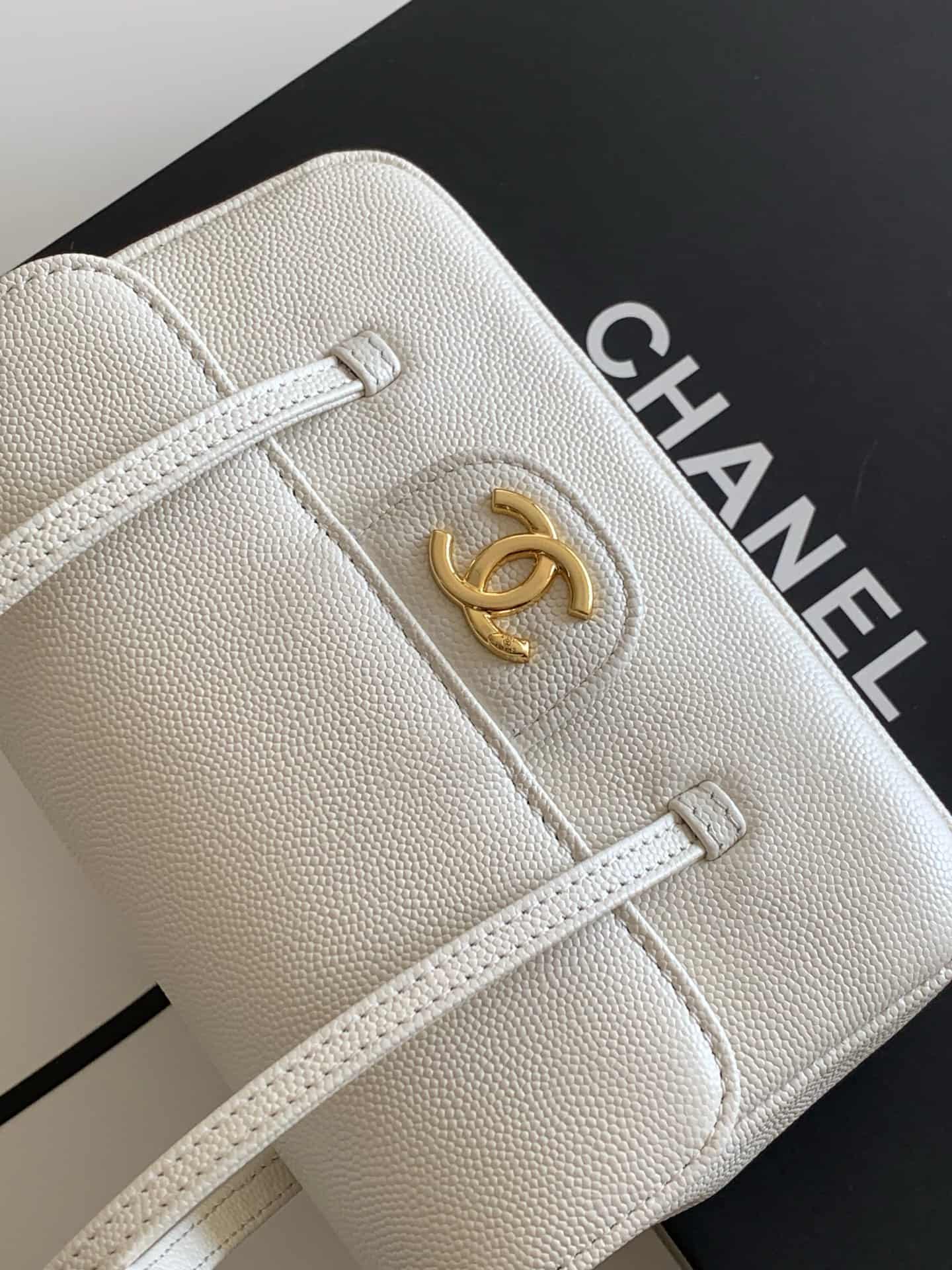 Chanel Clutch with Leather Strap Grained Shiny Calfskin & Gold-Tone Metal White AP5068 A