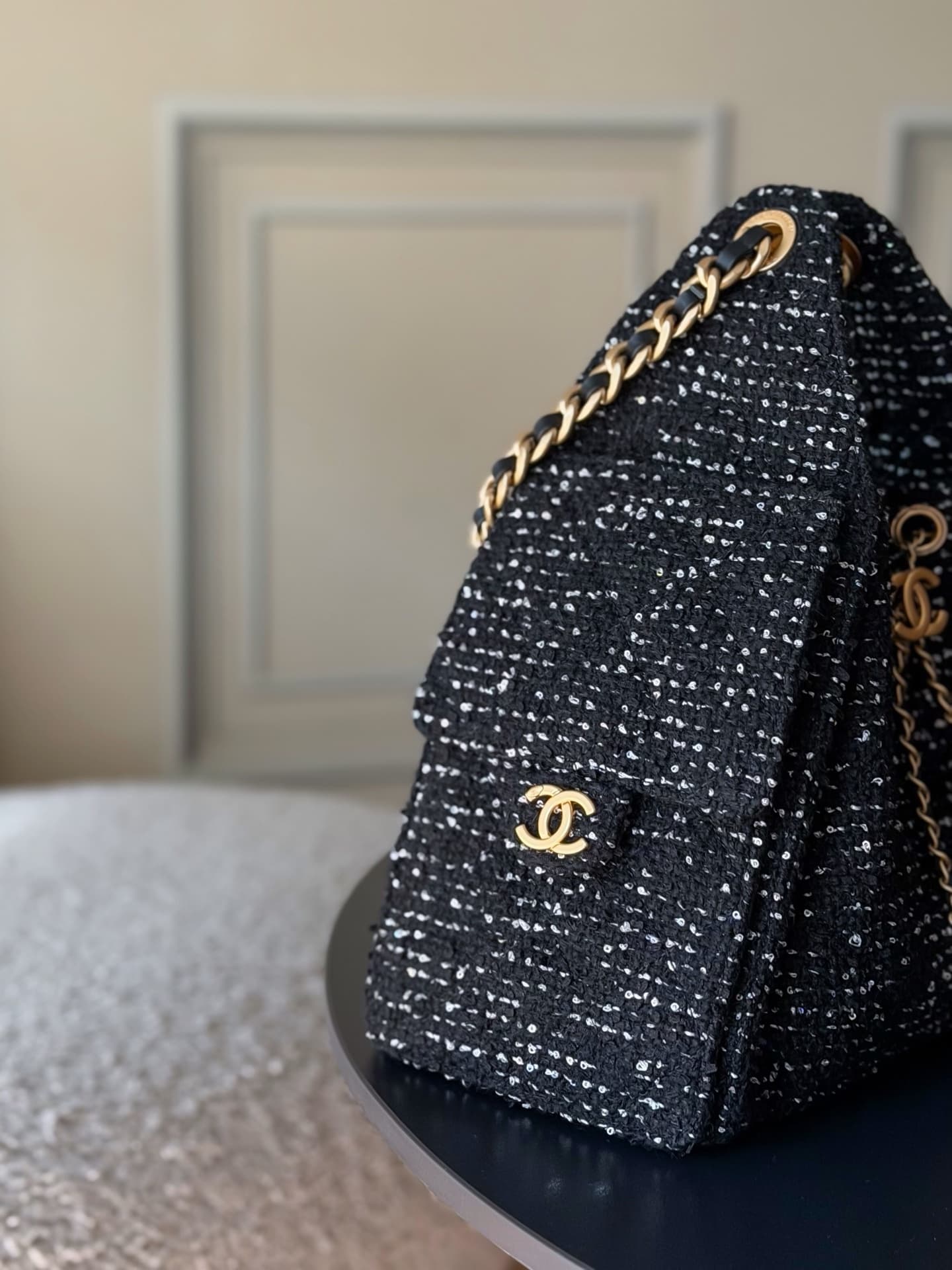Chanel 25 Small Hobo handbag AS5293 Wool Tweed & Gold-Tone Metal Black&White A