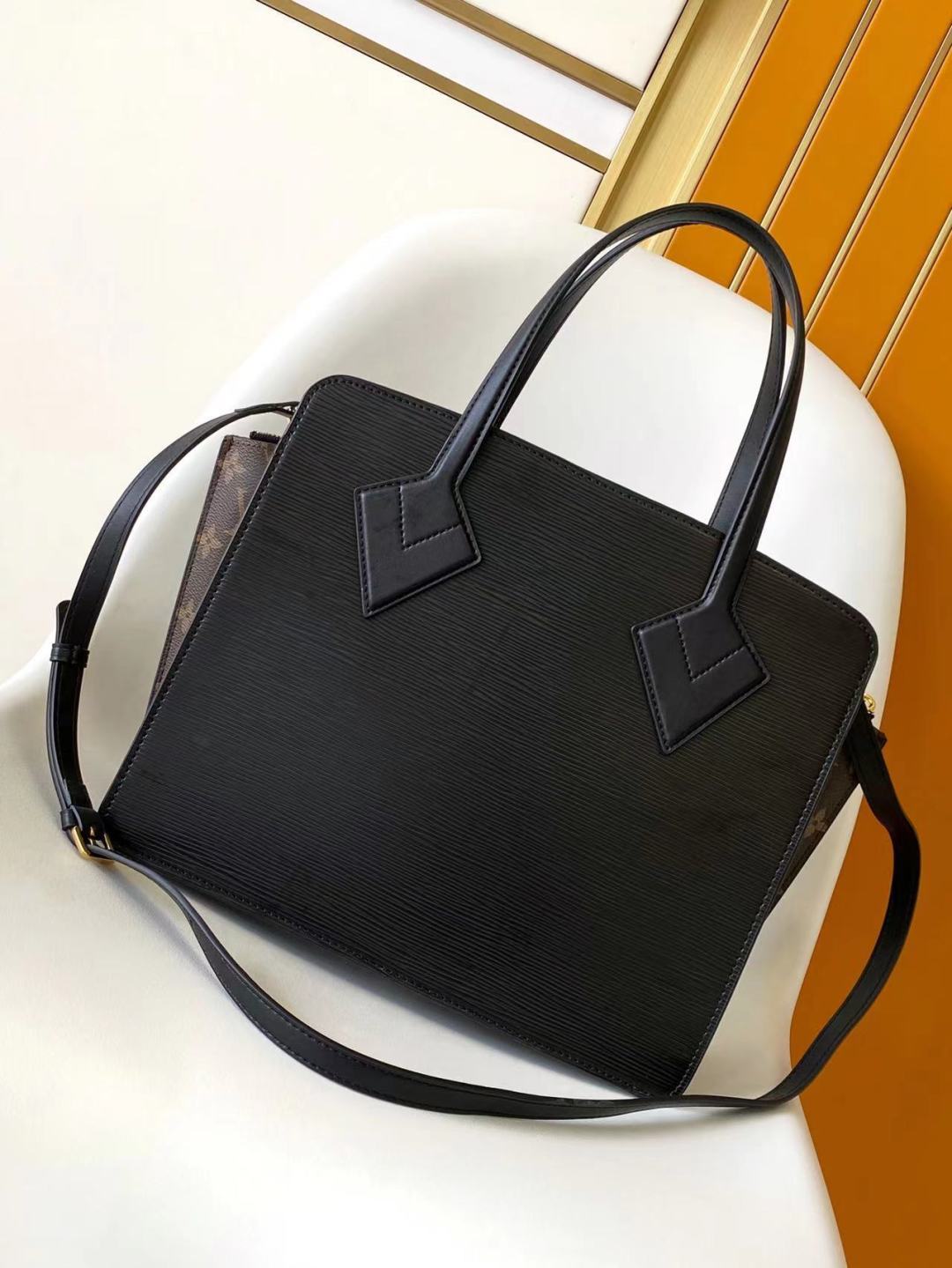 Louis Vuitton Varenne Black Epi leather M11789 High