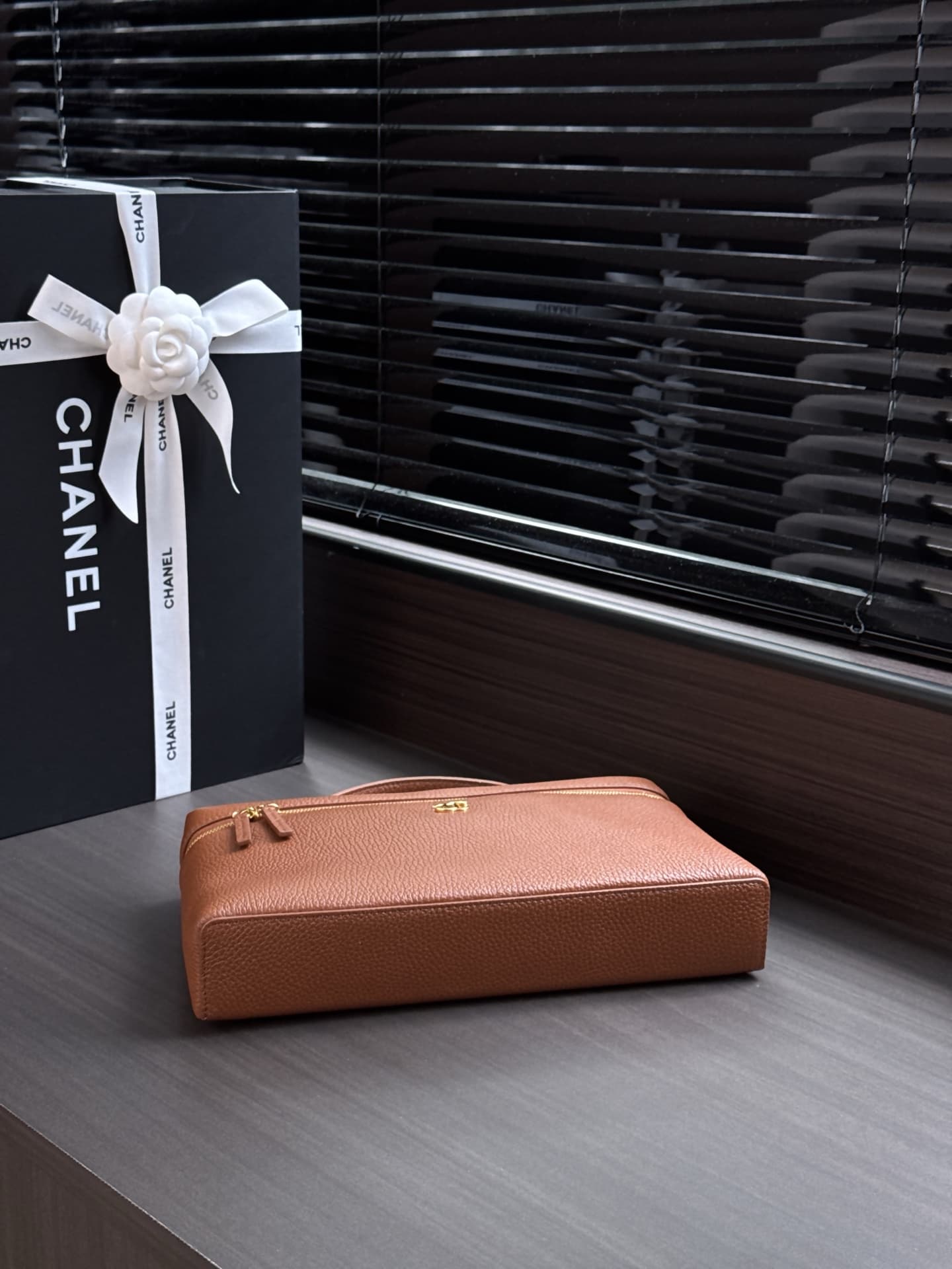 Chanel Vanity with chain Grained Calfskin & Gold-Tone Metal Caramel AS6473 A