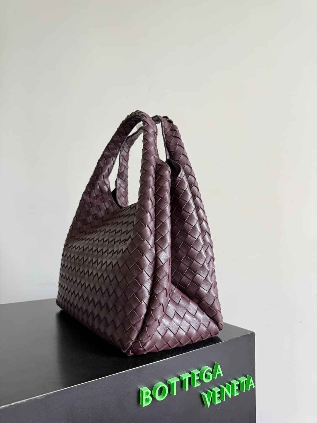 Bottega Veneta Large Campana shoulder bag suede in Intrecciato leather Claret TOP