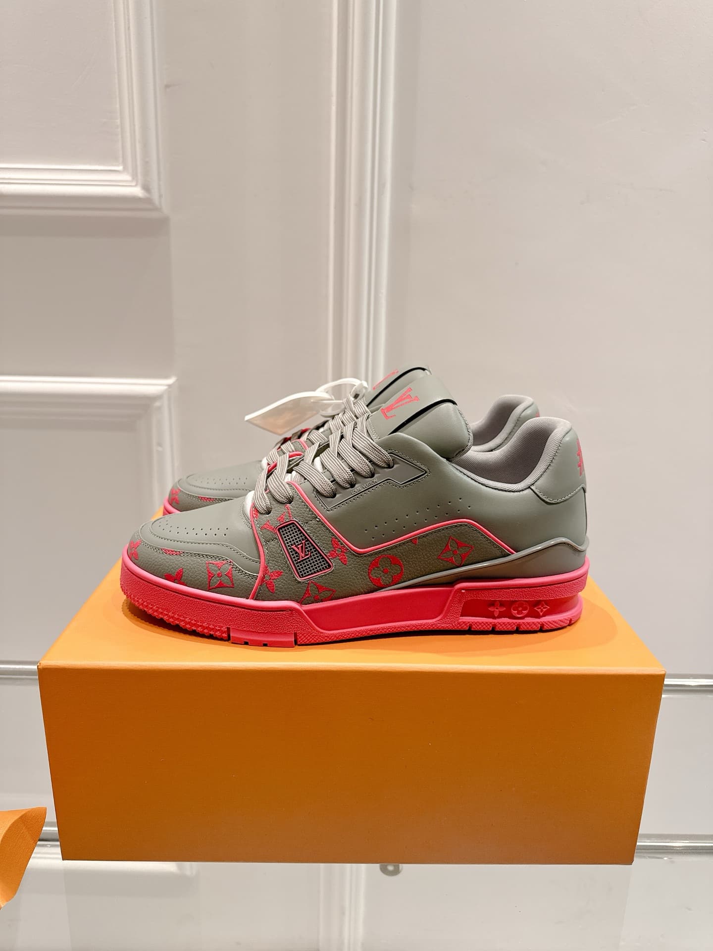 Louis Vuitton Trainer Sneaker shoes Women
