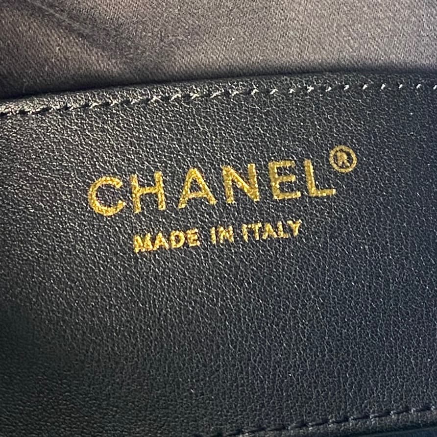 Chanel Hobo Handbag Calfskin & Gold-Tone Metal AS5976 Black A