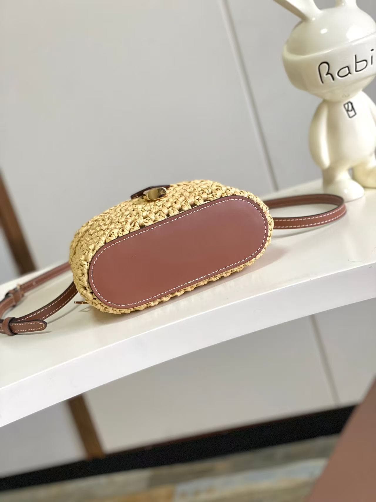 Louis Vuitton Vanity Chain Pouch Natural Tan Raffia M14303 High