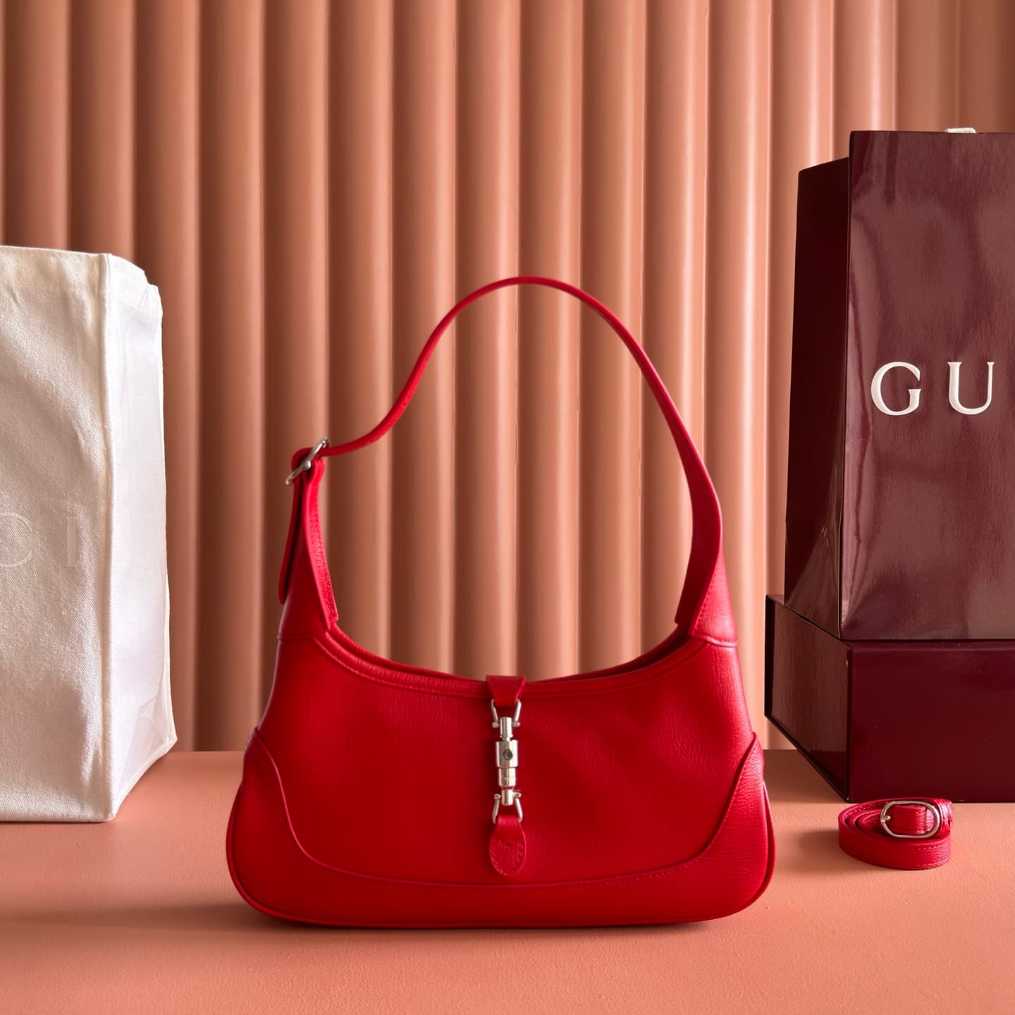 Gucci Jackie Slim medium shoulder bag Red soft grainy leather 863137 High
