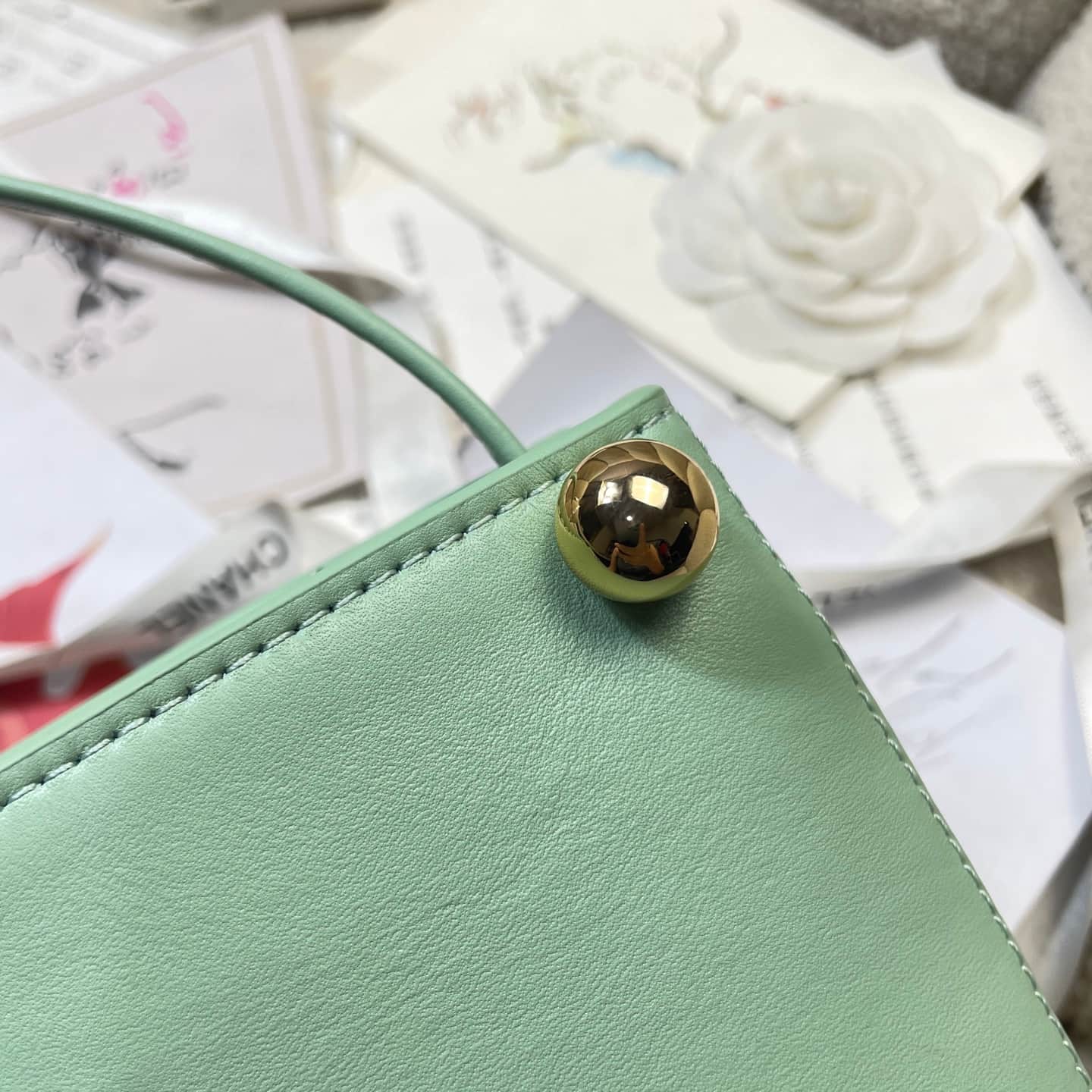 Chanel Shoulder Bag Shiny Calfskin& Gold-Tone Metal Green AS6238 High