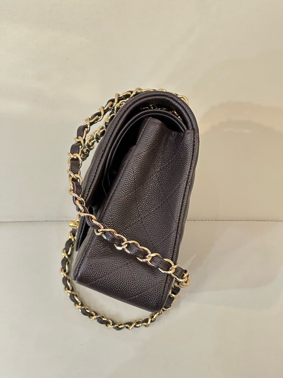 Chanel Medium CLASSIC HANDBAG Grained  Calfskin & Gold-Tone Metal Coffee TOP