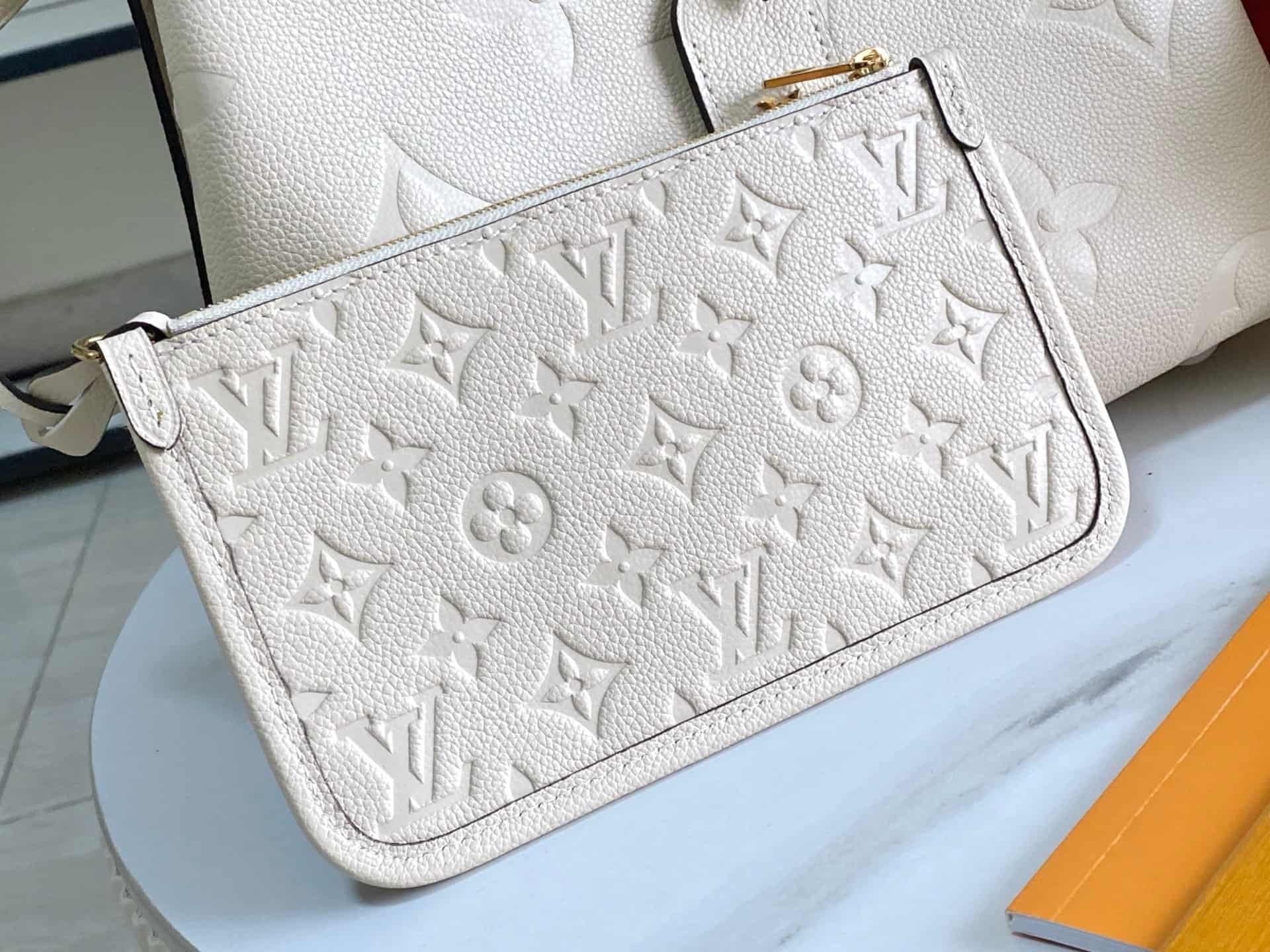 Louis Vuitton CARRYALL PM Crème Beige Embossed supple grained cowhide leather M46293 TOP