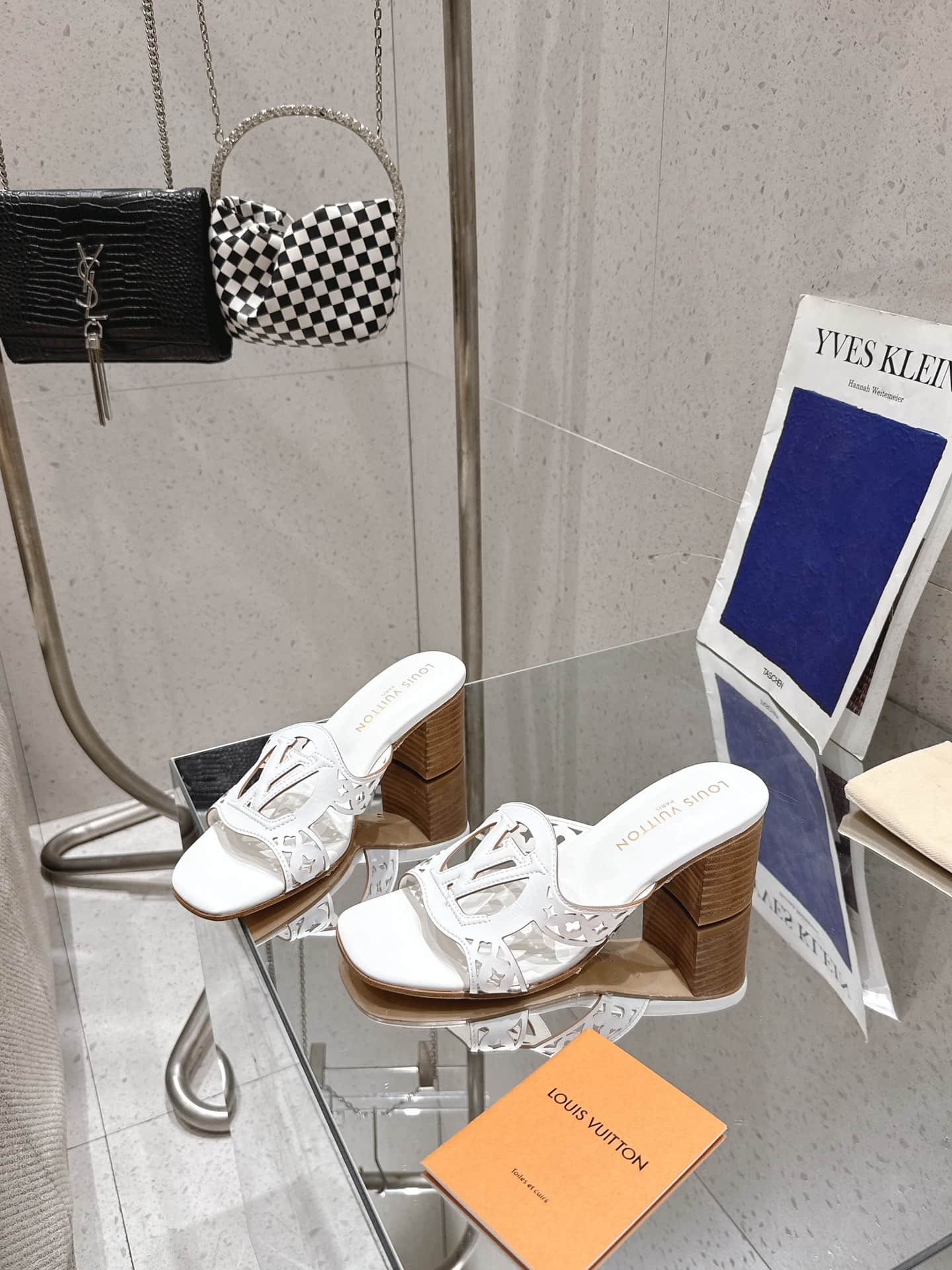 Louis Vuitton Sandal shoes Medium Women