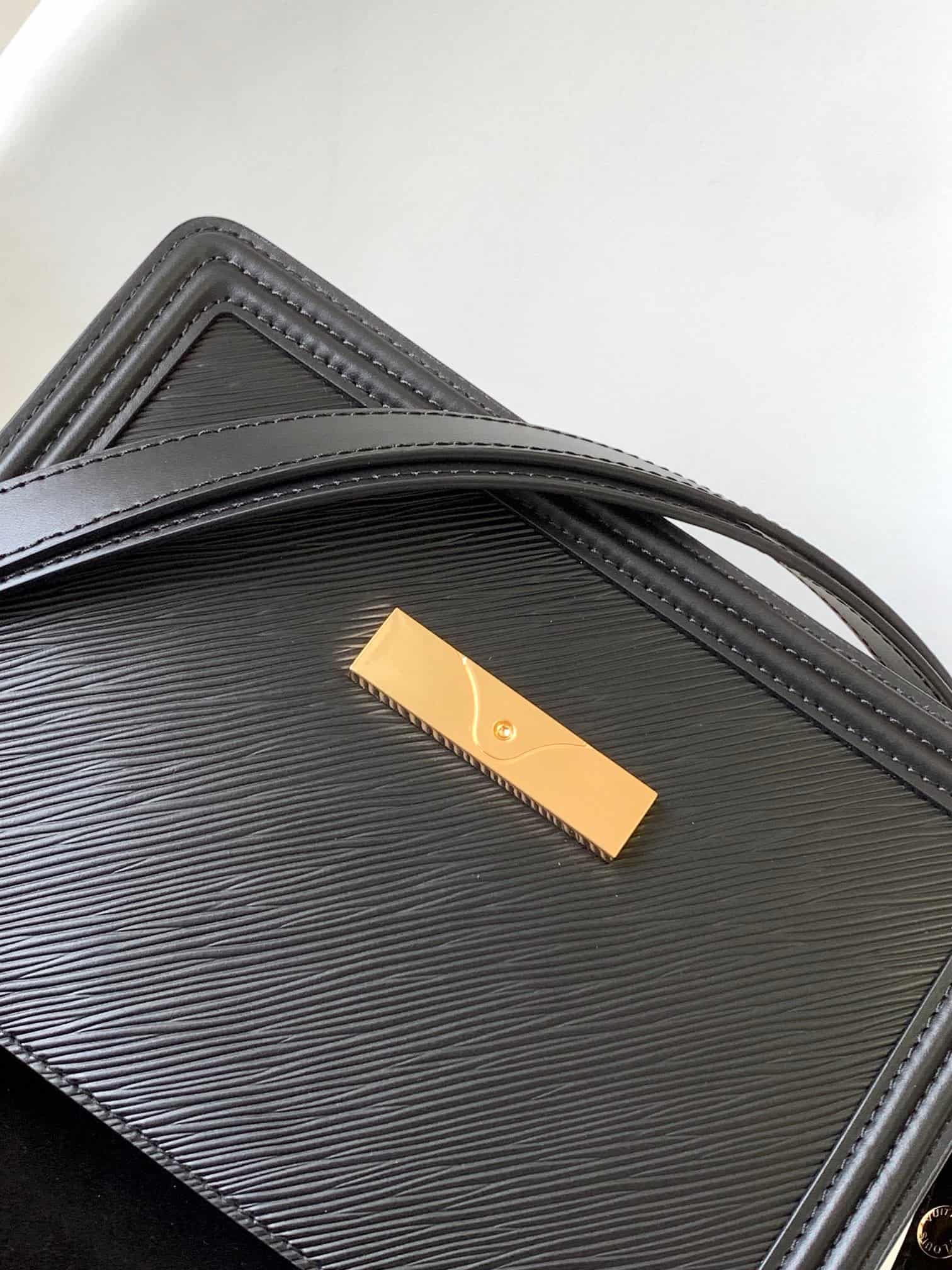 Louis Vuitton Dauphine MM Black Epi grained cowhide leather M56141 High