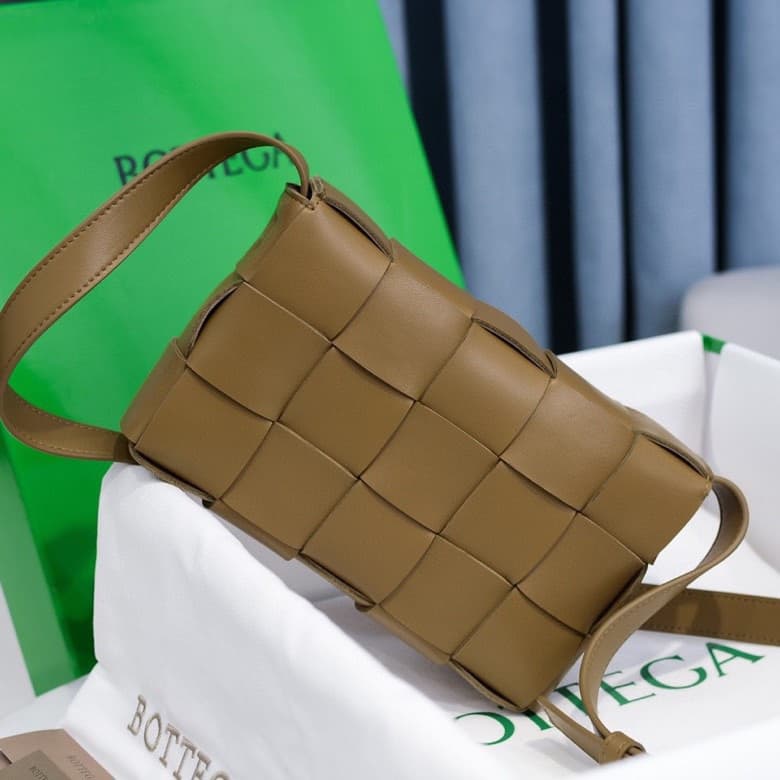 BV CASSETTE BAG Lambskin High