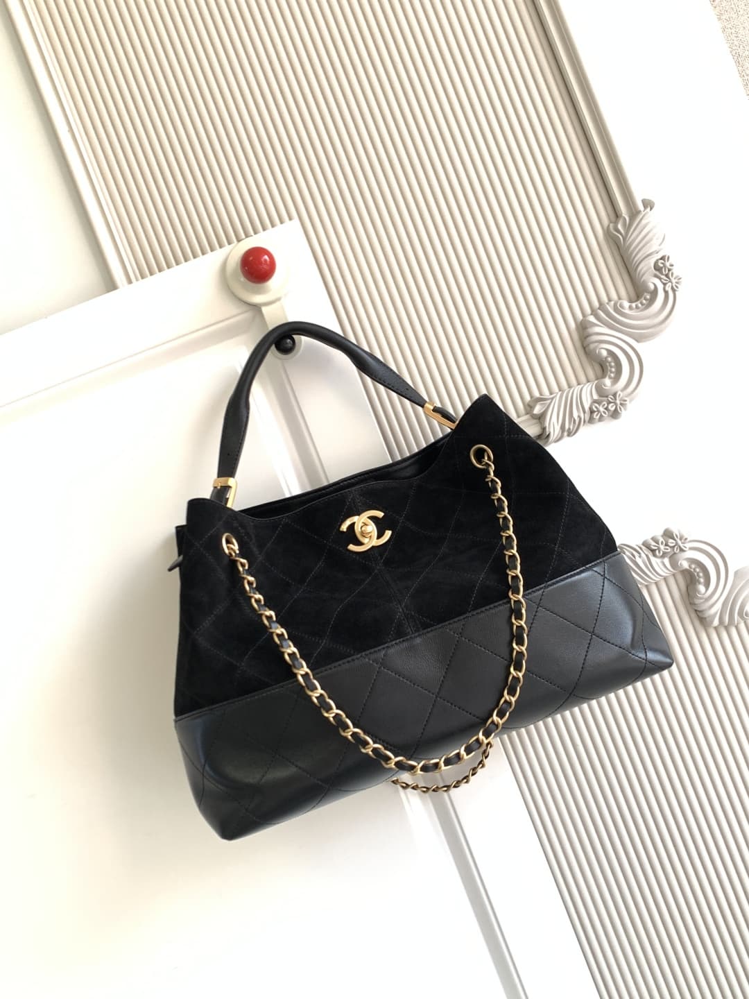 Small Shopping Bag Suede Calfskin, Shiny Lambskin & Gold-Tone Metal AS5634 A